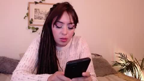 Snapshot of harmonyy01 chatting on January 2025 02:08:02 AM Harmony Please help me to reach 100 thumbs up online show from January 2025 02:08:02 AM