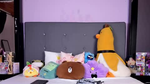 Snapshot of harmonyy_hill chatting on December 2024 12:33:02 AM Harmony Hill online show from December 2024 12:33:02 AM