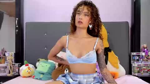 Snapshot of harmonyy_hill chatting on February 2025 11:32:01 PM Harmony Hill online show from February 2025 11:32:01 PM