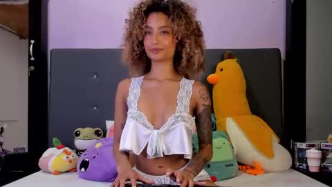 Snapshot of harmonyy_hill chatting on November 2025 10:56:02 PM Harmony Hill online show from November 2025 10:56:02 PM