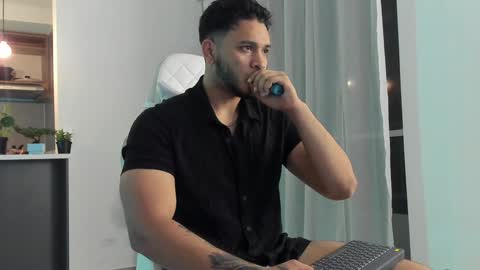 Harry Zandes online show from December 2024 06:14:01 AM