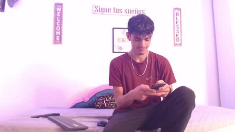 Snapshot of harrythomson1 chatting on December 2024 05:42:01 AM harry thomson online show from December 2024 05:42:01 AM