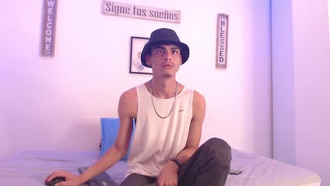 Snapshot of harrythomson1 chatting on December 2024 04:27:02 AM harry thomson online show from December 2024 04:27:02 AM