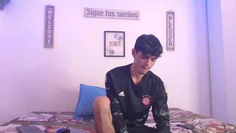 Snapshot of harrythomson1 chatting on January 2025 11:27:02 PM harry thomson online show from January 2025 11:27:02 PM