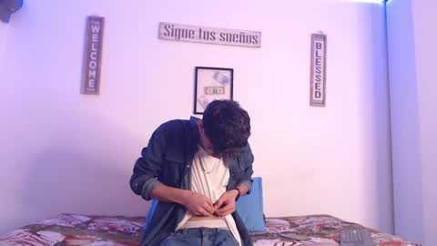 Snapshot of harrythomson1 chatting on January 2025 09:39:01 AM harry thomson online show from January 2025 09:39:01 AM