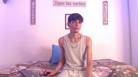 Snapshot of harrythomson1 chatting on January 2025 07:04:02 AM harry thomson online show from January 2025 07:04:02 AM