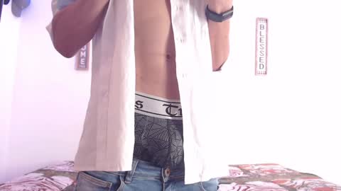 Snapshot of harrythomson1 chatting on January 2025 01:42:02 PM harry thomson online show from January 2025 01:42:02 PM