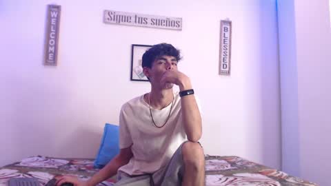 Snapshot of harrythomson1 chatting on January 2025 06:28:02 AM harry thomson online show from January 2025 06:28:02 AM