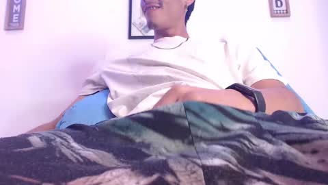 Snapshot of harrythomson1 chatting on February 2025 08:11:02 AM harry thomson online show from February 2025 08:11:02 AM