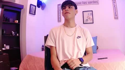 Snapshot of harrythomson1 chatting on September 2025 08:35:01 AM harry thomson online show from September 2025 08:35:01 AM