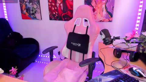 karen  online show from February 2025 05:07:02 PM