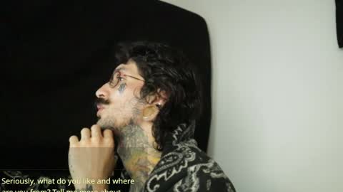 Snapshot of hatsumotokyoto chatting on January 2025 11:53:02 PM More content   2   online show from January 2025 11:53:02 PM