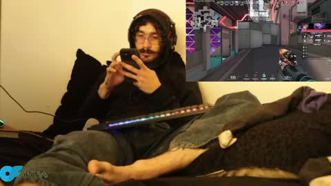 Snapshot of hatsumotokyoto chatting on January 2025 11:45:01 PM More content   2   online show from January 2025 11:45:01 PM