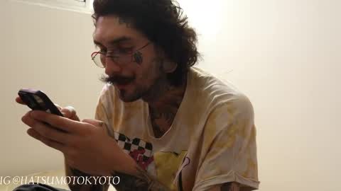 Snapshot of hatsumotokyoto chatting on March 2025 07:53:01 PM More content   2   online show from March 2025 07:53:01 PM