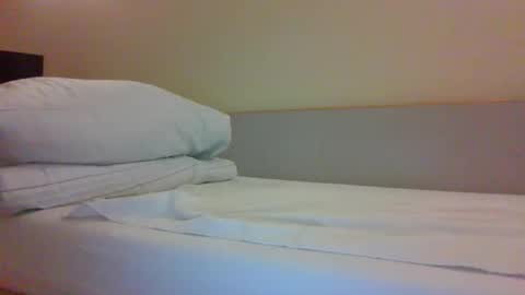 Snapshot of hawk5800 chatting on December 2024 08:14:02 PM Hawk5800 online show from December 2024 08:14:02 PM