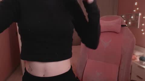 Snapshot of haya_harareet chatting on January 2026 01:19:01 AM Mia online show from January 2026 01:19:01 AM