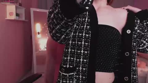 Snapshot of haya_harareet chatting on January 2026 01:07:02 AM Mia online show from January 2026 01:07:02 AM