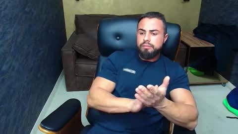 HayesWood online show from October 2025 05:44:02 AM