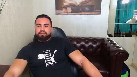 HayesWood online show from December 2025 05:45:02 AM