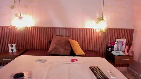 haylenpark online show from November 2025 10:15:02 AM