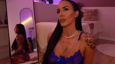 Snapshot of hayleybabe4 chatting on January 2026 09:57:01 PM Hayley online show from January 2026 09:57:01 PM