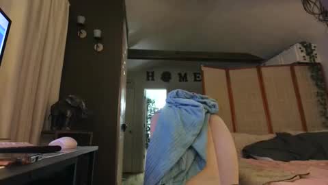 Hazel online show from February 2026 08:40:01 AM