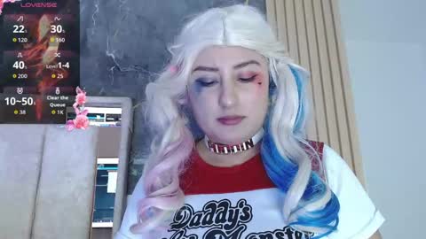 hazumi_tsu online show from April 2026 10:19:02 PM