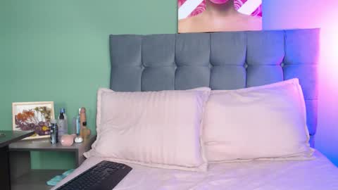 HAZZ SMITH online show from December 2025 12:53:02 PM