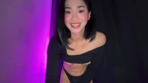 Snapshot of heather_creamycum24 chatting on April 2026 01:34:02 PM imani rowe online show from April 2026 01:34:02 PM