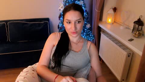 Snapshot of heaven_chloe chatting on January 2025 11:12:01 PM Heaven girl online show from January 2025 11:12:01 PM