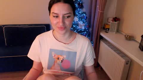 Snapshot of heaven_chloe chatting on January 2025 11:13:01 PM Heaven girl online show from January 2025 11:13:01 PM