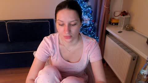 Snapshot of heaven_chloe chatting on February 2025 10:09:01 PM Heaven girl online show from February 2025 10:09:01 PM