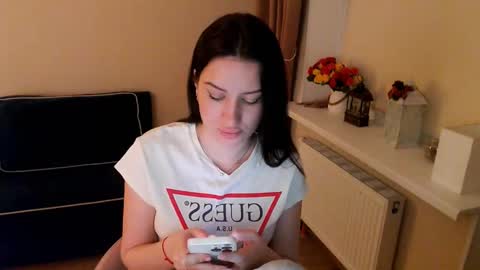 Snapshot of heaven_chloe chatting on March 2025 10:42:01 PM Heaven girl online show from March 2025 10:42:01 PM