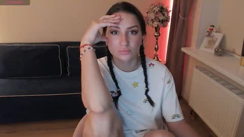 Snapshot of heaven_chloe chatting on September 2025 06:32:02 PM Heaven girl online show from September 2025 06:32:02 PM