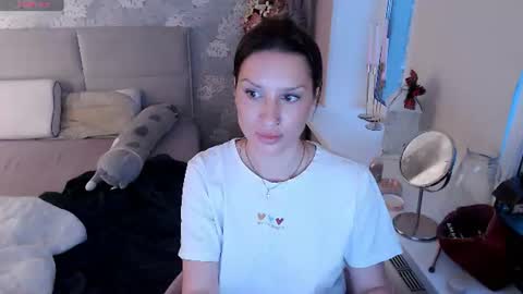 Snapshot of heaven_chloe chatting on July 2026 07:31:01 PM Heaven girl online show from July 2026 07:31:01 PM