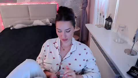 Snapshot of heaven_chloe chatting on July 2026 03:21:02 PM Heaven girl online show from July 2026 03:21:02 PM