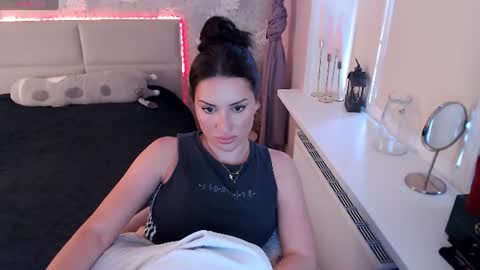 Snapshot of heaven_chloe chatting on July 2026 03:31:02 PM Heaven girl online show from July 2026 03:31:02 PM