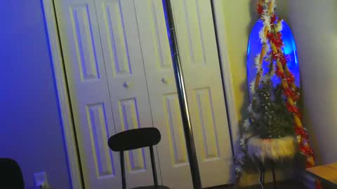 Heavenllyy online show from March 2026 03:12:01 AM