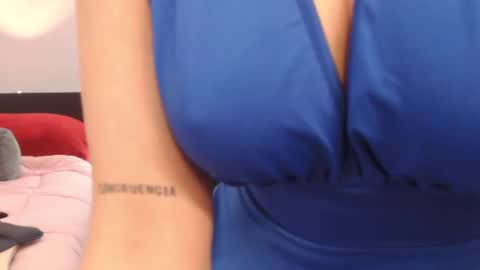 hebelongs2her online show from September 2025 02:41:01 PM