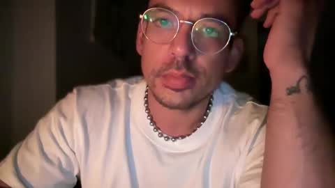 Snapshot of hecanmove chatting on September 2025 08:57:01 AM hecanmove online show from September 2025 08:57:01 AM