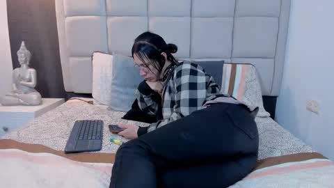 Keira Hecate online show from February 2025 07:30:02 PM