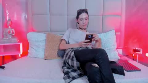 Keira Hecate online show from November 2025 08:08:02 PM