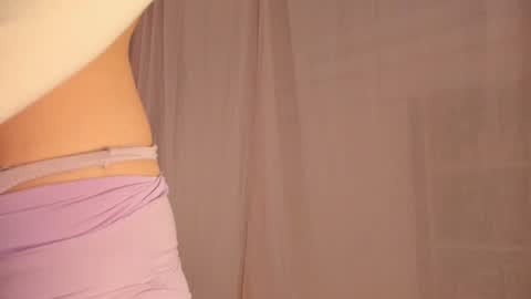 Snapshot of hee_jeen chatting on January 2025 11:45:01 PM Jeen online show from January 2025 11:45:01 PM