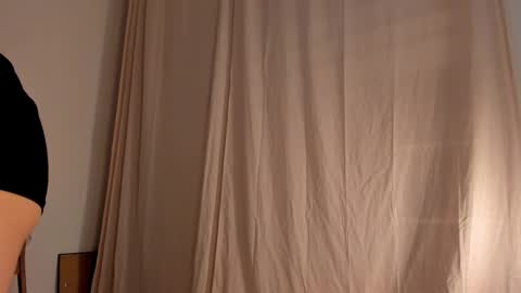 Snapshot of hee_jeen chatting on January 2025 01:36:02 PM Jeen online show from January 2025 01:36:02 PM