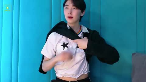 Snapshot of heejinwang chatting on September 2025 08:11:02 PM HEEJIN online show from September 2025 08:11:02 PM