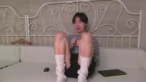 Snapshot of heejinwang chatting on October 2025 08:10:01 PM HEEJIN online show from October 2025 08:10:01 PM