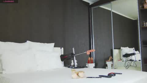 Helen online show from November 2025 08:24:01 AM