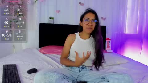 Snapshot of heidi_feuer chatting on September 2025 12:42:01 PM heidi_feuer online show from September 2025 12:42:01 PM