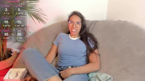Snapshot of heidi_feuer chatting on October 2025 12:24:01 PM heidi_feuer online show from October 2025 12:24:01 PM