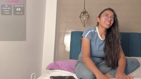 Snapshot of heidi_feuer chatting on October 2025 12:49:02 PM heidi_feuer online show from October 2025 12:49:02 PM